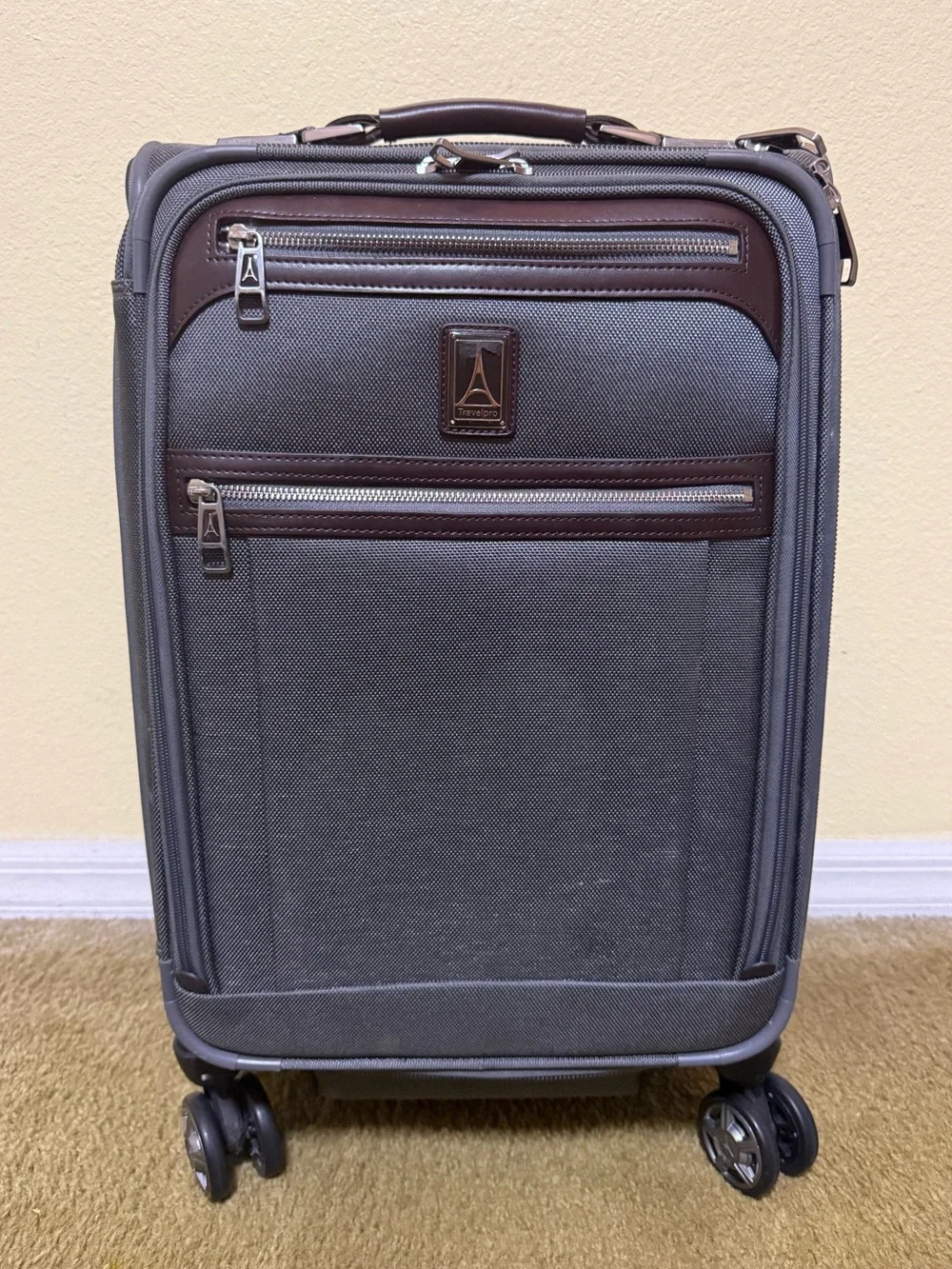 Travelpro Platinum Elite Expandable Carry On Suitcase in Vintage Gray
